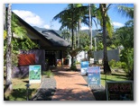 Cool Waters Holiday Park - Cairns: Reception and shop