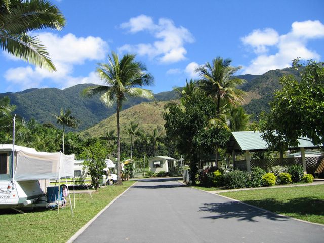 BIG4 Cairns Crystal Cascades Holiday Park - Cairns: Good paved roads throughout the park