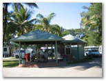 Cairns Sunland Leisure Park - Cairns: Camp kitchen and BBQ area