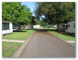 Lakes and Craters Holiday Park - Camperdown: Good paved roads throughout the park