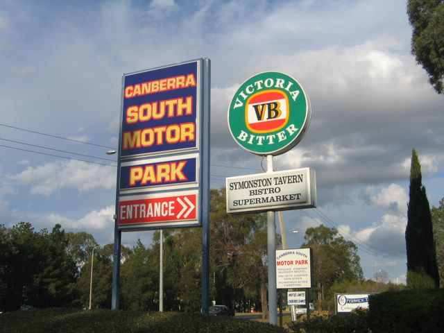 Canberra South Motor Park - Symonston: Canberra South Motor Park welcome sign
