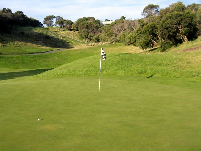 Cape Schanck Golf Course - Cape Schanck: Green on Hole 14 looking back along the fairway
