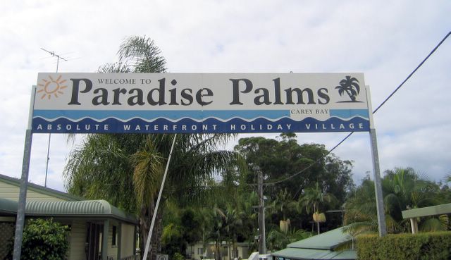 Paradise Palms Caravan Park - Carey Bay: Paradise Palms welcome sign