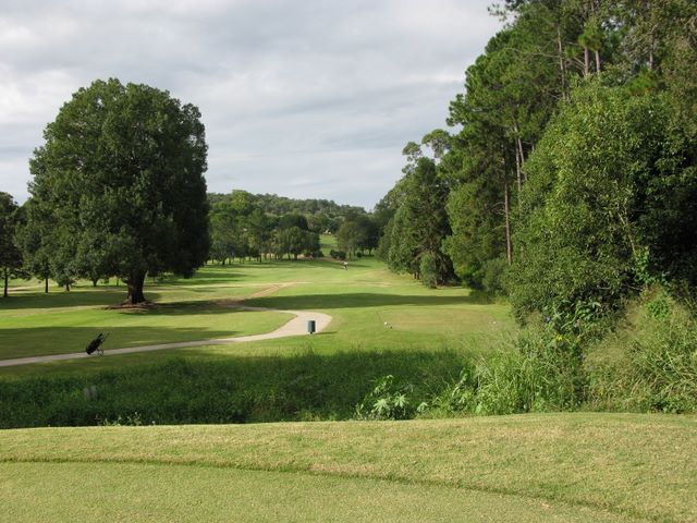 Pacific Golf Course - Carindale Brisbane: Fairway view on Hole 4.