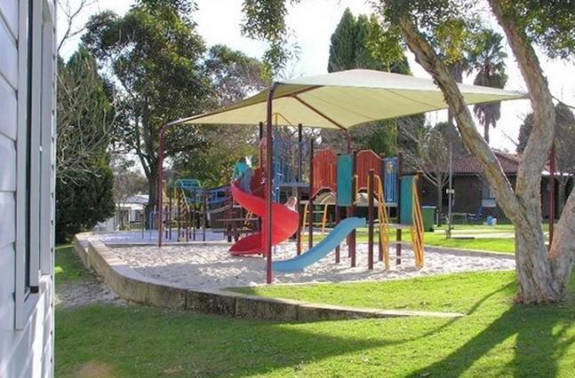 Perth Vineyards Holiday Park - Caversham: Playground for children.