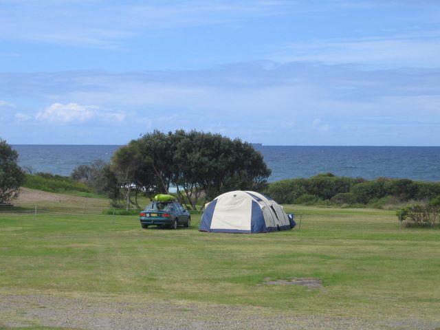 Breakers Holiday Park - Caves Beach: Area for tents and camping