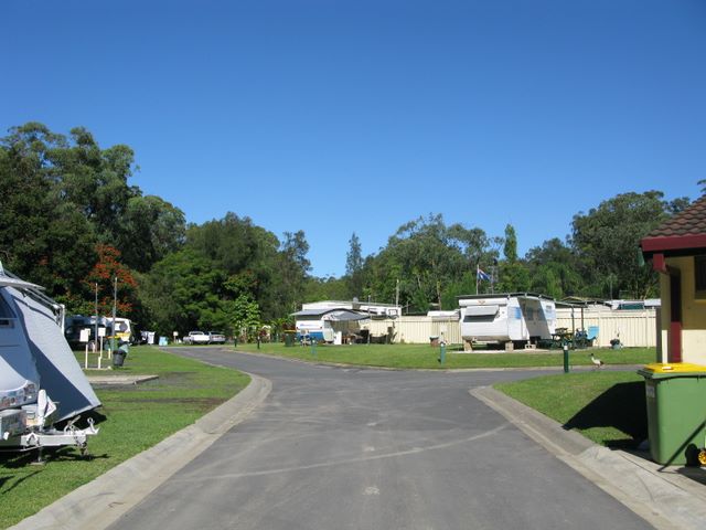 The Clog Barn Holiday Park - Coffs Harbour: Good paved roads throughout the park