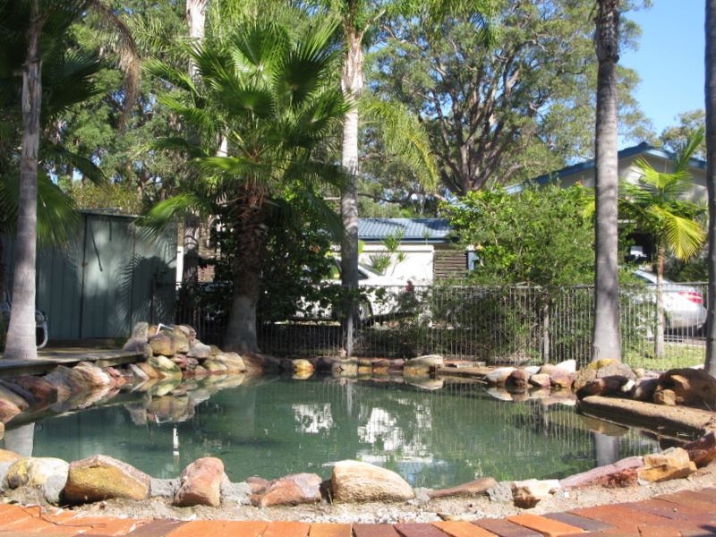 Macquarie Lakeside Village - Chain Valley Bay North: Swimming pool