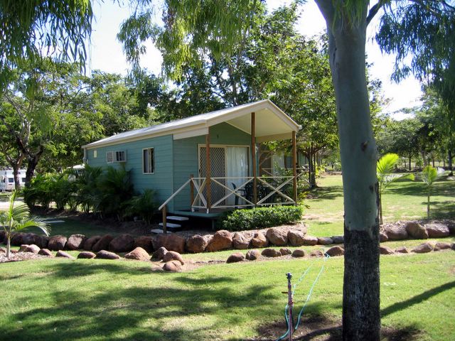 Aussie Outback Oasis Cabin & Van Village - Charters Towers: Cottage accommodation ideal for families, couples and singles