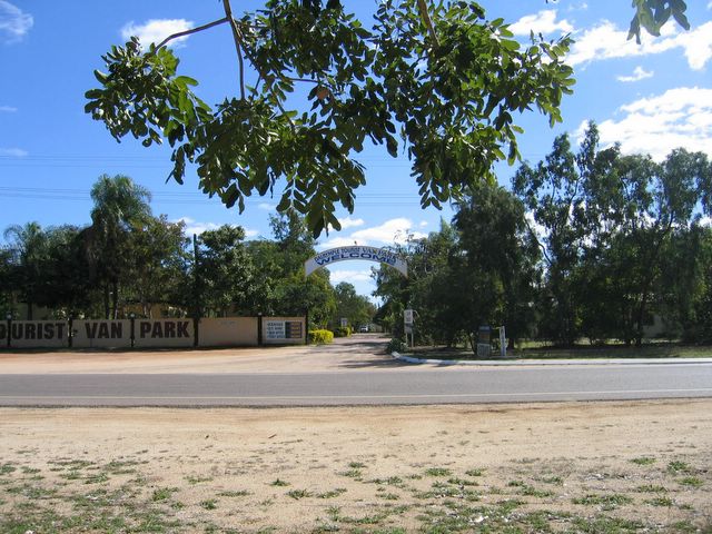 Dalrymple Tourist Van Park - Charters Towers: View of the park from main road