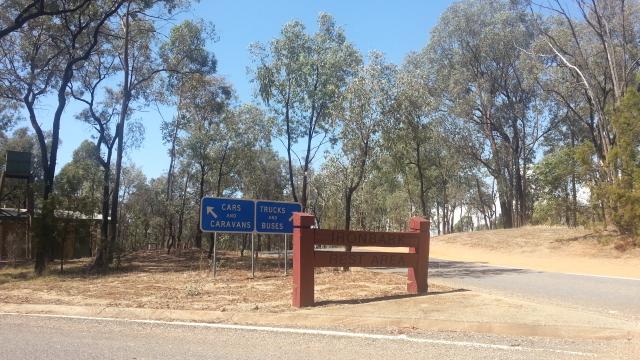Iron Bark Rest Area - Chiltern: Entrance to rest area.