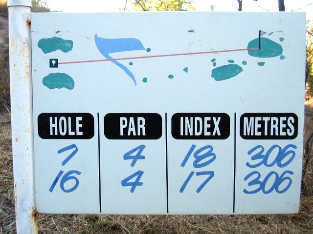 Clermont Golf Course - Clermont: Hole 7: Par 4, 306 metres