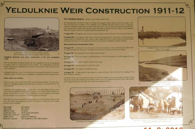 Yeldulknie Weir - Cleve: Information board re Yeldulknie Weir and history/construction.