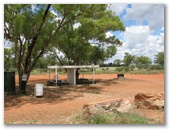 Barrier Highway Bulla Park Rest Area - Cobar: Shaded picnic facilities