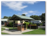 Park Beach Holiday Park - Coffs Harbour: Sheltered outdoor BBQ