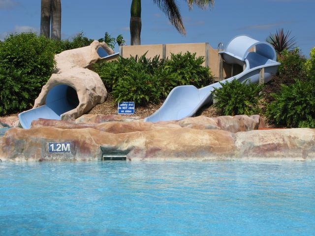 Park Beach Holiday Park 2009 - Coffs Harbour: Water slide in swimming pool