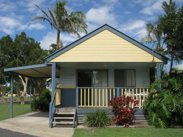 Park Beach Holiday Park 2009 - Coffs Harbour: Cottage accommodation, ideal for families, couples and singles