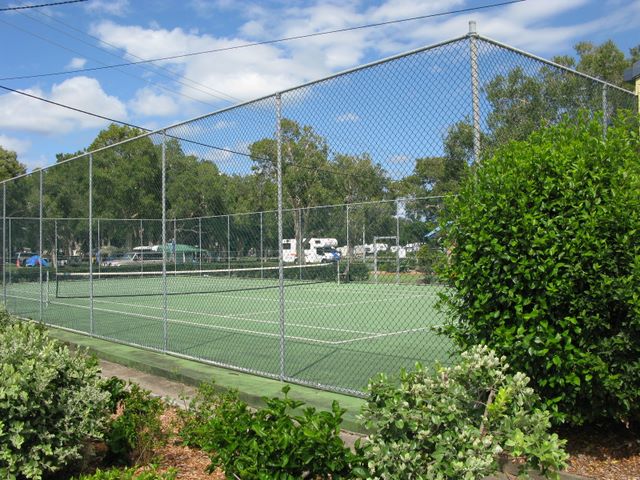 Park Beach Holiday Park 2009 - Coffs Harbour: Tennis court