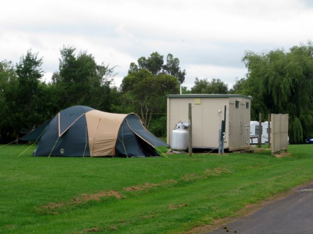 Lake Colac Caravan Park - Colac: Area for tents and camping