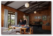 BIG4 Iluka on Freycinet Holiday Park - Coles Bay: Interior of cottage