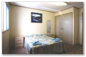 Coogee Beach Holiday Park - Coogee: Bedroom in Family Beach Chalet