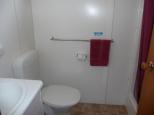 Cowell Foreshore Caravan Park & Holiday Units - Cowell: Bathroom in cottage