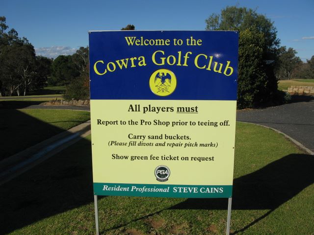 Cowra Golf Club - Cowra: Cowra Golf Club welcome sign