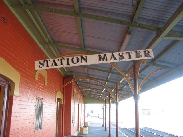 Cowra Holiday Park - Cowra: Station Master office at Cowra Railway Station