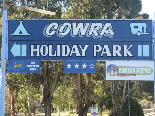 Cowra Holiday Park - Cowra: Cowra Holiday Park welcome sign