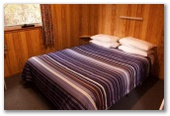 Discovery Holiday Parks - Cradle Mountain - Cradle Mountain: Cabin bedroom