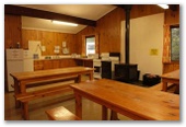 Discovery Holiday Parks - Cradle Mountain - Cradle Mountain: Interior of cottage