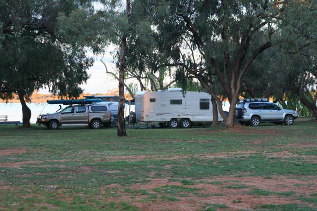 Bushmans Rest Caravan Park - Cullulleraine: Powered sites for caravans with water views