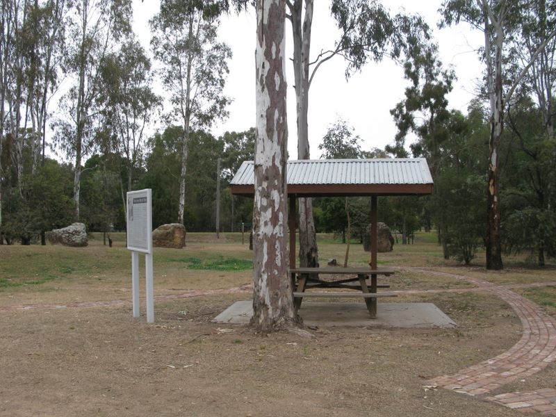 Bicentennial Park - Currabubula - Currabubula: Sheltered picnic area in Lorna Byrne Park