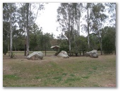 Bicentennial Park - Currabubula - Currabubula: Parking area in Lorna Byrne Park only suitable for small campervans