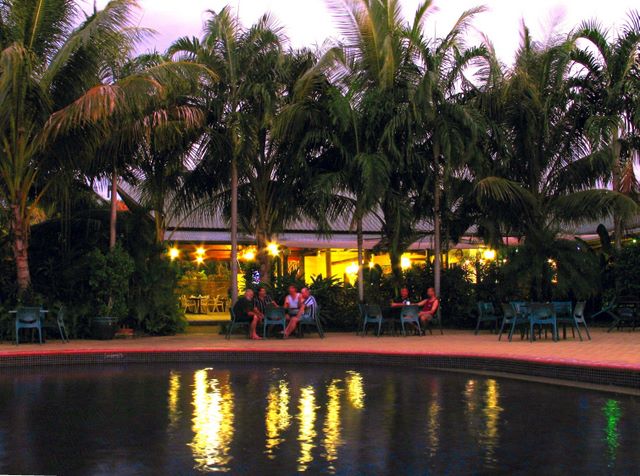 Darwin FreeSpirit Resort - Darwin Holtze: Relaxing beside the pool