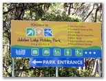 Jubilee Lake Holiday Park - Daylesford: Jubilee Lake Holiday Park welcome sign