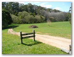 Jubilee Lake Holiday Park - Daylesford: Good walking trails adjacent to the park