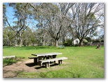 Jubilee Lake Holiday Park - Daylesford: Picnic area