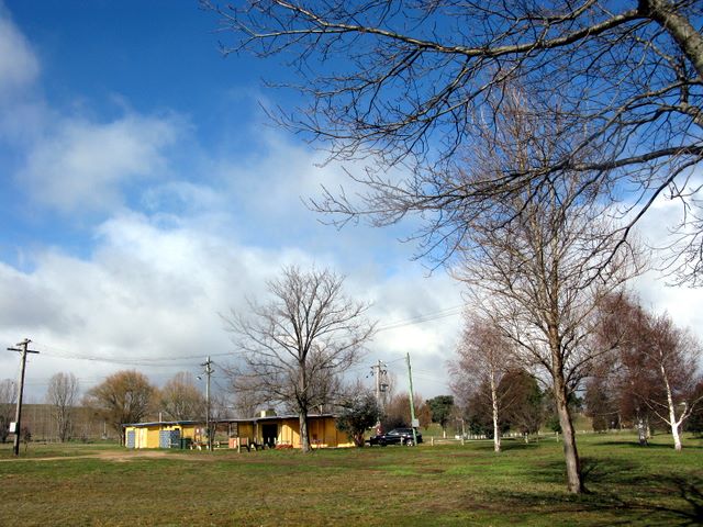 Bill Jeffreys Memorial Caravan Park - Delegate: View of amenities and camp kitchen from camping area