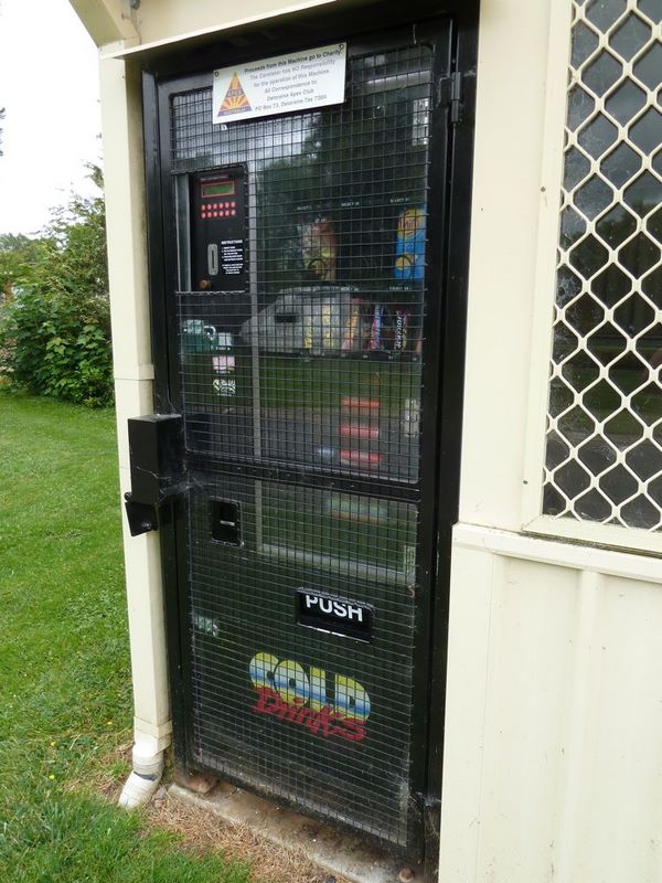 Deloraine Apex Caravan Park - Deloraine: Apex provide a snack machine. They are very proactive in the town. Photo by Lynn Gorman.