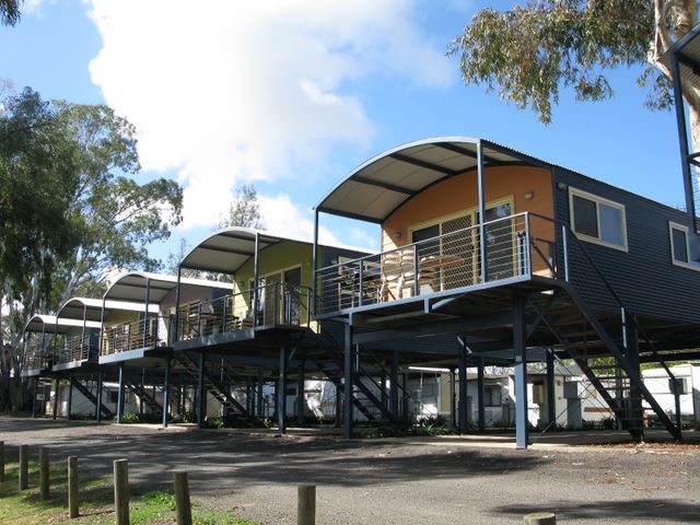 Big4 Deniliquin Holiday Park - Deniliquin: Cottage accommodation, ideal for families, couples and singles