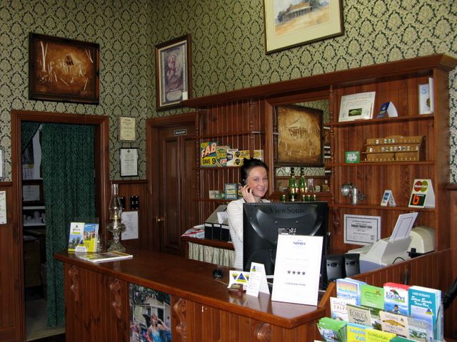Pioneer Tourist Park - Deniliquin: Reception and office
