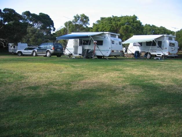 Peaceful Bay Caravan Park - Peaceful Bay: Drive through powered sites for caravans