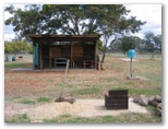 Dingo Caravan Park - Dingo: BBQ facilities