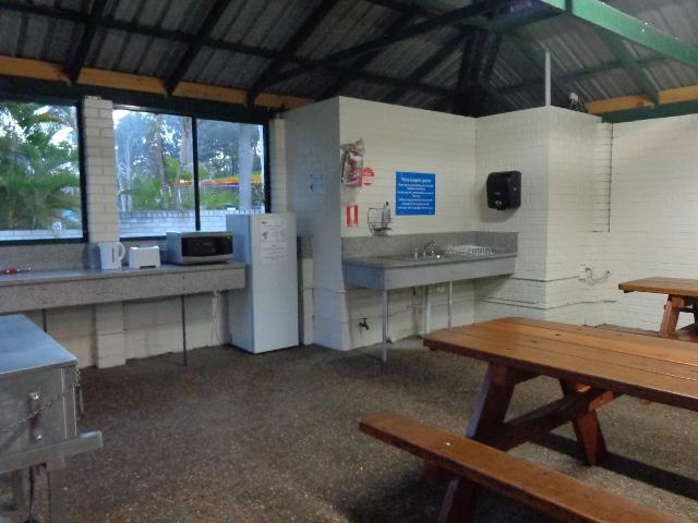 BIG4 Koala Shores Port Stephens Holiday Park - Lemon Tree Passage: Large camp kitchen with 6 burner gas stove and oven.