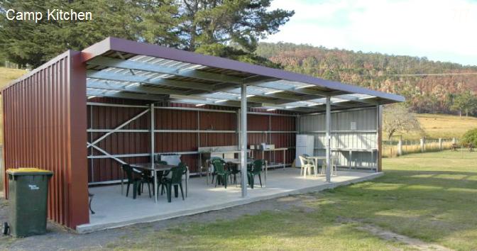Dover Beachside Tourist Park - Dover: Camp kitchen and BBQ area