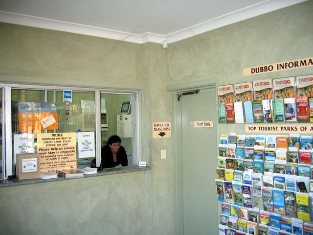 Dubbo City Holiday Park - Dubbo: Reception and office