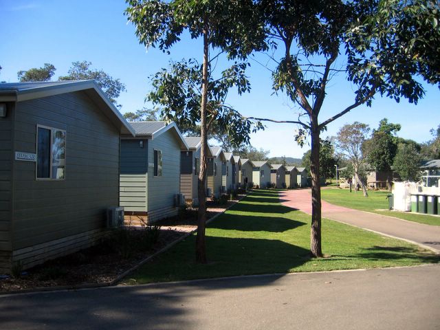 Lakesea Park - Durras Lake: Cottage accommodation ideal for families, couples and singles