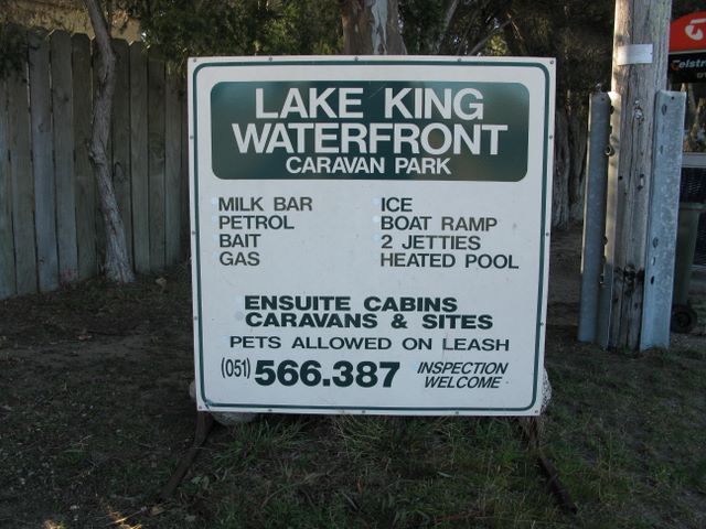 Lake King Waterfront Caravan Park - Eagle Point: Lake King Waterfront Caravan Park welcome sign