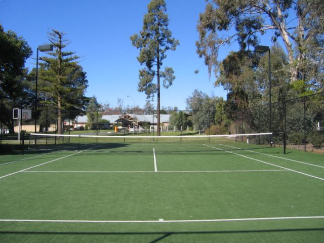 Echuca Holiday Park - Echuca: Tennis court